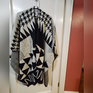 Pay's Geometric Poncho